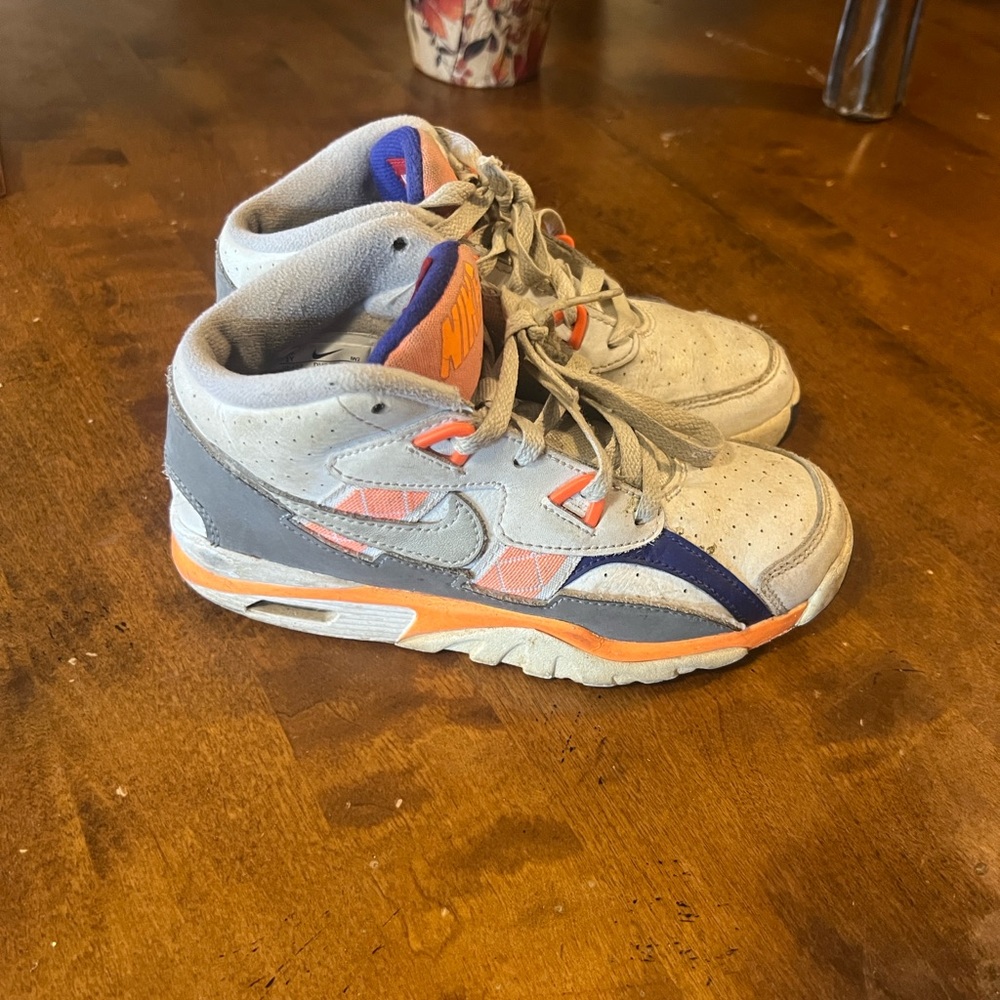 “Bo Jackson” Nike sneakers. Size 1y.